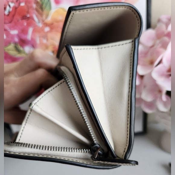 BOTTEGA VENETA Intrecciato Lambskin Leather Wallet - Picture 6 of 11